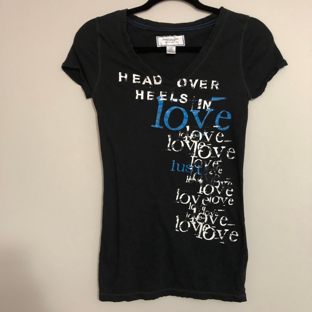 American Eagle Outfitters V neck t-shirt S